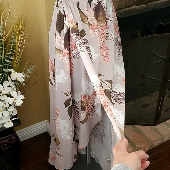 🛑SOLD🛑 🆕️ Lime Lush Taupe Floral Off Shoulder High Low Maxi Dress SIZE: M - Picture 6 of 13